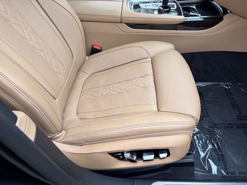 Certified 2022 BMW 750i xDrive w/ Executive Package AWD/4WD image 42