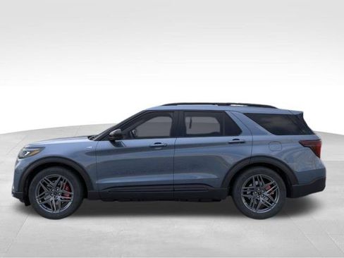 New 2026 Ford Explorer ST-Line w/ ST-Line Street Pack AWD/4WD image 4