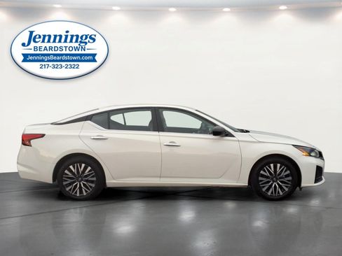 Used 2025 Nissan Altima 2.5 SV FWD image 28