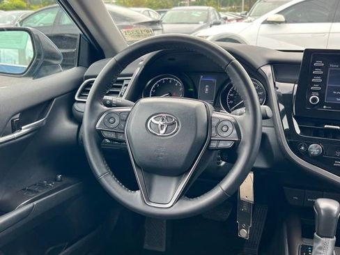 Used 2024 Toyota Camry SE w/ Cold Weather Package FWD image 14