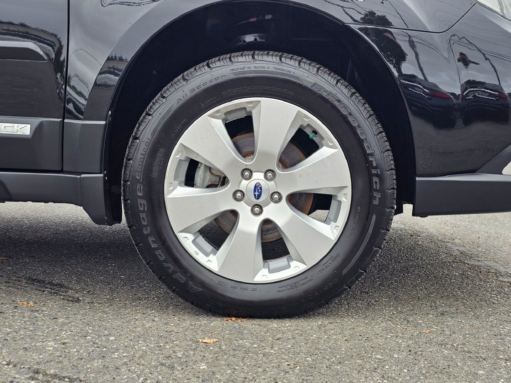 Used 2012 Subaru Outback 2.5i Limited AWD/4WD image 9
