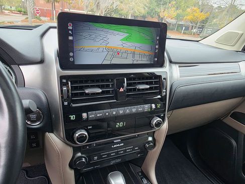 Used 2022 Lexus GX 460 Premium image 18