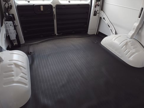 Used 2025 GMC Savana 2500 w/ Driver Convenience Package image 28