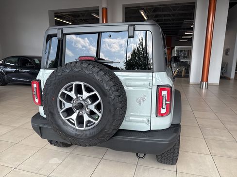 Used 2024 Ford Bronco Badlands image 3