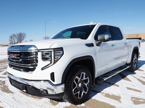 Used 2024 GMC Sierra 1500 SLT w/ SLT Premium Plus Package image 20