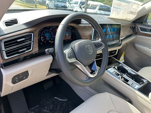 New 2026 Volkswagen Atlas SE FWD image 23
