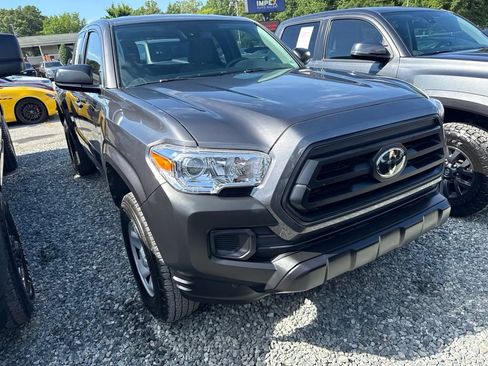 Used 2022 Toyota Tacoma SR RWD image 2
