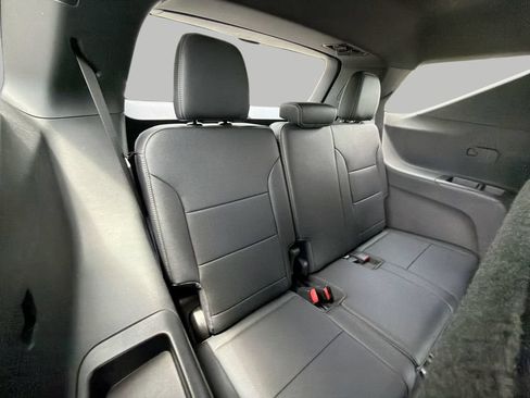 Used 2026 Chevrolet Traverse High Country FWD image 14