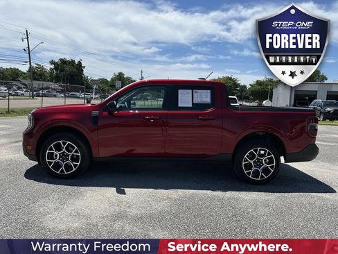 Used 2025 Ford Maverick Lariat w/ 4K Tow Package AWD/4WD image 4