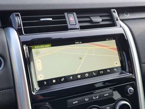 Used 2019 Land Rover Discovery HSE image 18