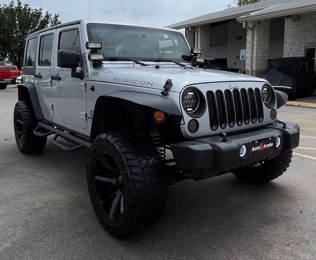 Used 2010 Jeep Wrangler Unlimited Rubicon AWD/4WD image 2
