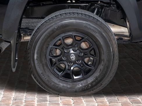 Used 2023 Toyota Tacoma SR5 RWD image 40