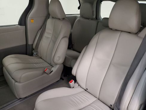 Used 2013 Toyota Sienna XLE AWD/4WD image 19