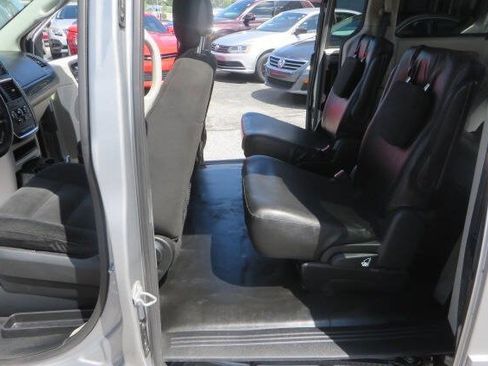 Used 2016 Dodge Grand Caravan SE w/ Quick Order Package 29E SE FWD image 15