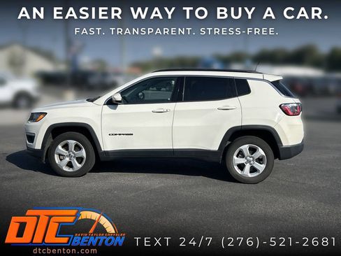 Used 2020 Jeep Compass Latitude w/ Popular Equipment Group AWD/4WD image 3