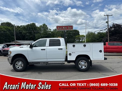 Used 2023 RAM 2500 Tradesman w/ Chrome Appearance Group AWD/4WD image 2