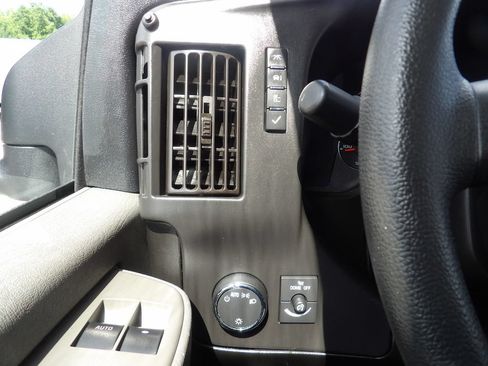 Used 2020 GMC Savana 3500 w/ Power Convenience Package RWD image 19