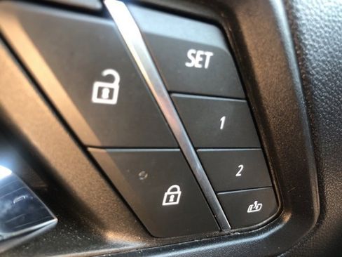 Used 2023 GMC Canyon Denali image 11