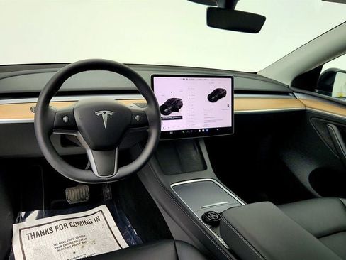 Used 2024 Tesla Model Y Long Range image 12