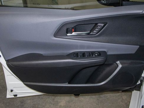 Used 2024 Toyota Prius Limited w/ Limited Premium Package image 10