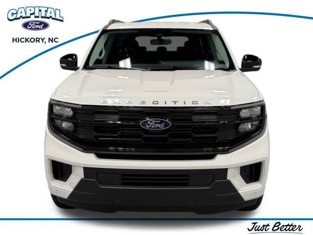 Used 2026 Ford Expedition Max Active RWD image 3