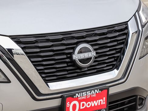 Used 2023 Nissan Rogue SV w/ SV Premium B Package FWD image 5