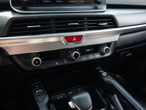 Used 2020 Kia Telluride S w/ S 8 Passenger Seating Package FWD image 27