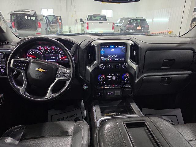 Used 2022 Chevrolet Silverado 1500 LTZ AWD/4WD image 9
