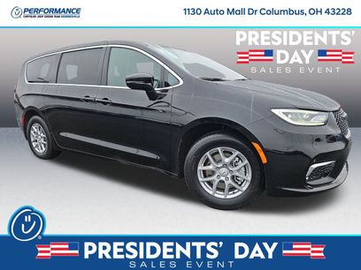 New 2026 Chrysler Pacifica Select