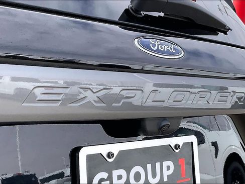 Used 2023 Ford Explorer XLT w/ Equipment Group 202A image 9