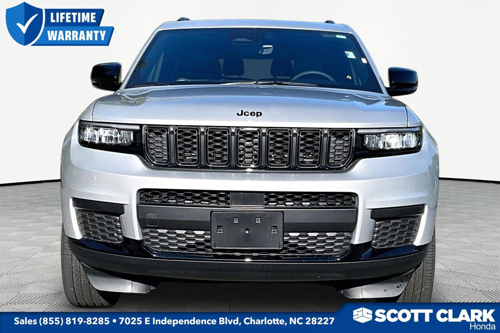 Used 2025 Jeep Grand Cherokee L Altitude AWD/4WD image 2