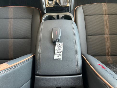 New 2025 GMC Canyon AT4 w/ Nightfall Edition image 29
