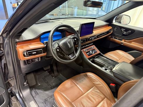 Used 2022 Lincoln Aviator Grand Touring w/ Equipment Group 301A image 11