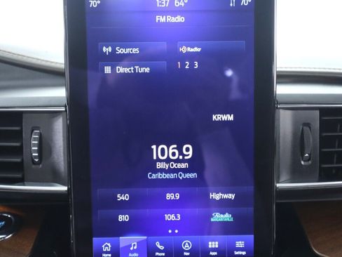 Used 2022 Ford Explorer King Ranch w/ Technology Package AWD/4WD image 16