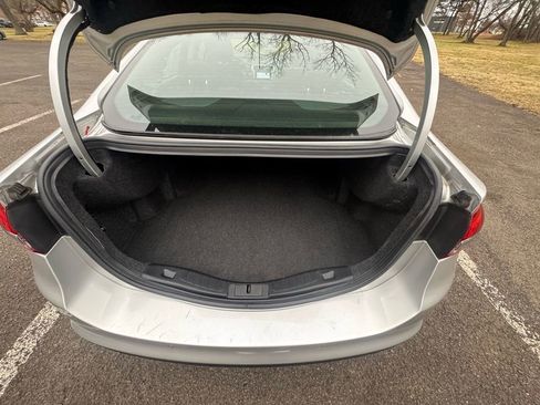 Used 2017 Ford Fusion SE w/ Equipment Group 201A image 21