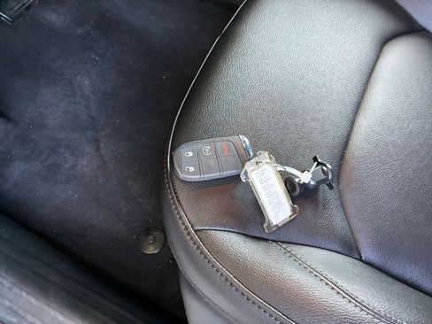 Used 2025 Jeep Compass Limited image 25