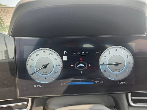 Used 2024 Hyundai Elantra SEL FWD image 17