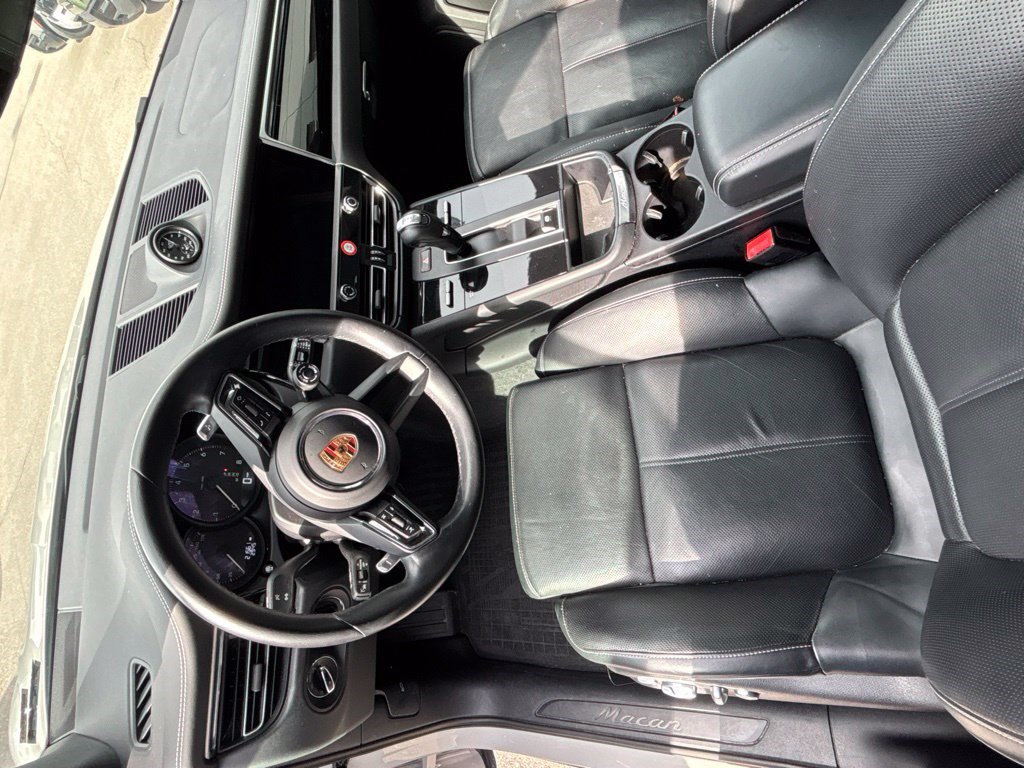 Used 2024 Porsche Macan AWD/4WD image 16