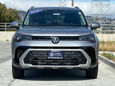 Certified 2026 Volkswagen Taos SE w/ Panoramic Sunroof Package AWD/4WD image 9