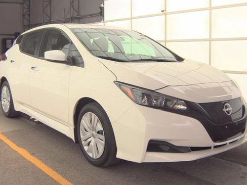 Used 2025 Nissan Leaf S image 2