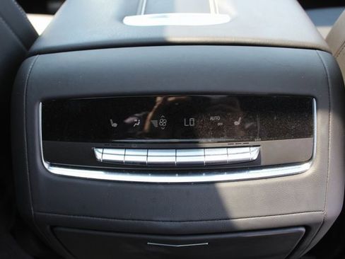 Used 2024 Cadillac Escalade Premium Luxury image 22