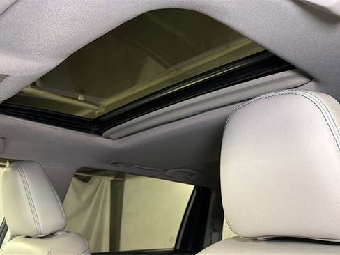 Used 2017 Toyota Highlander XLE image 6