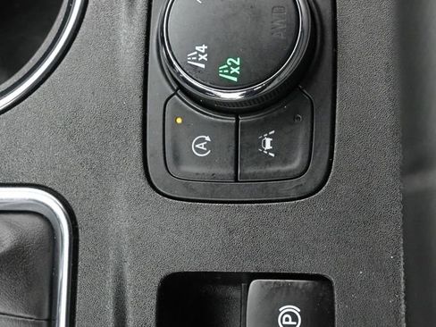 Certified 2023 Chevrolet Traverse LT image 20