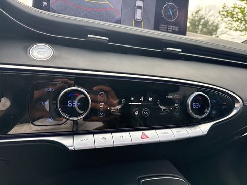 Used 2023 Genesis GV70 3.5T Sport w/ Sport Prestige Package image 23