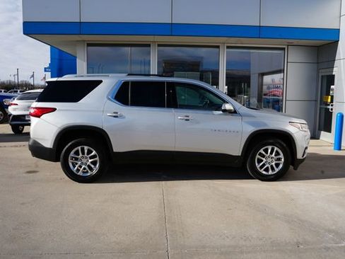 Used 2018 Chevrolet Traverse LT image 34