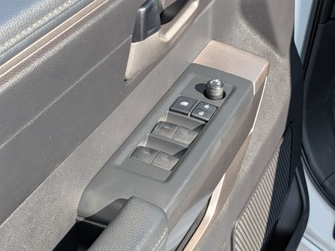 Used 2022 Toyota Tundra SR5 w/ SR5 Convenience Package image 16