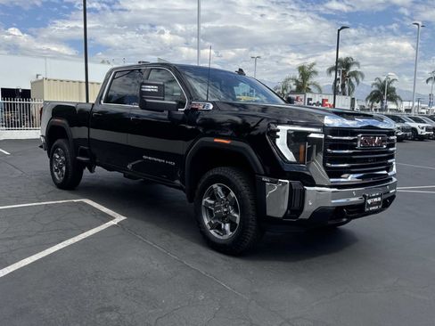 New 2025 GMC Sierra 2500 SLE w/ SLE Value Package; image 3