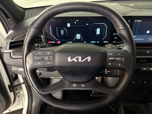 Used 2024 Kia EV9 GT-Line AWD/4WD image 21