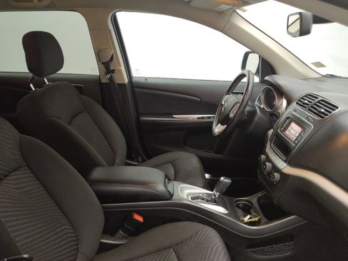 Used 2019 Dodge Journey SE w/ Connectivity Group FWD image 21