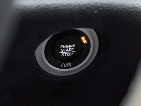 Used 2018 Chrysler Pacifica Limited image 20